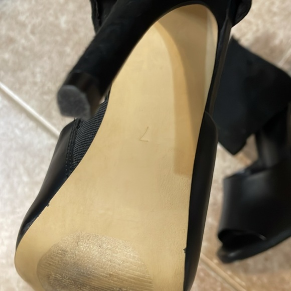 Apt 9 heels in great condition - Picture 4 of 4